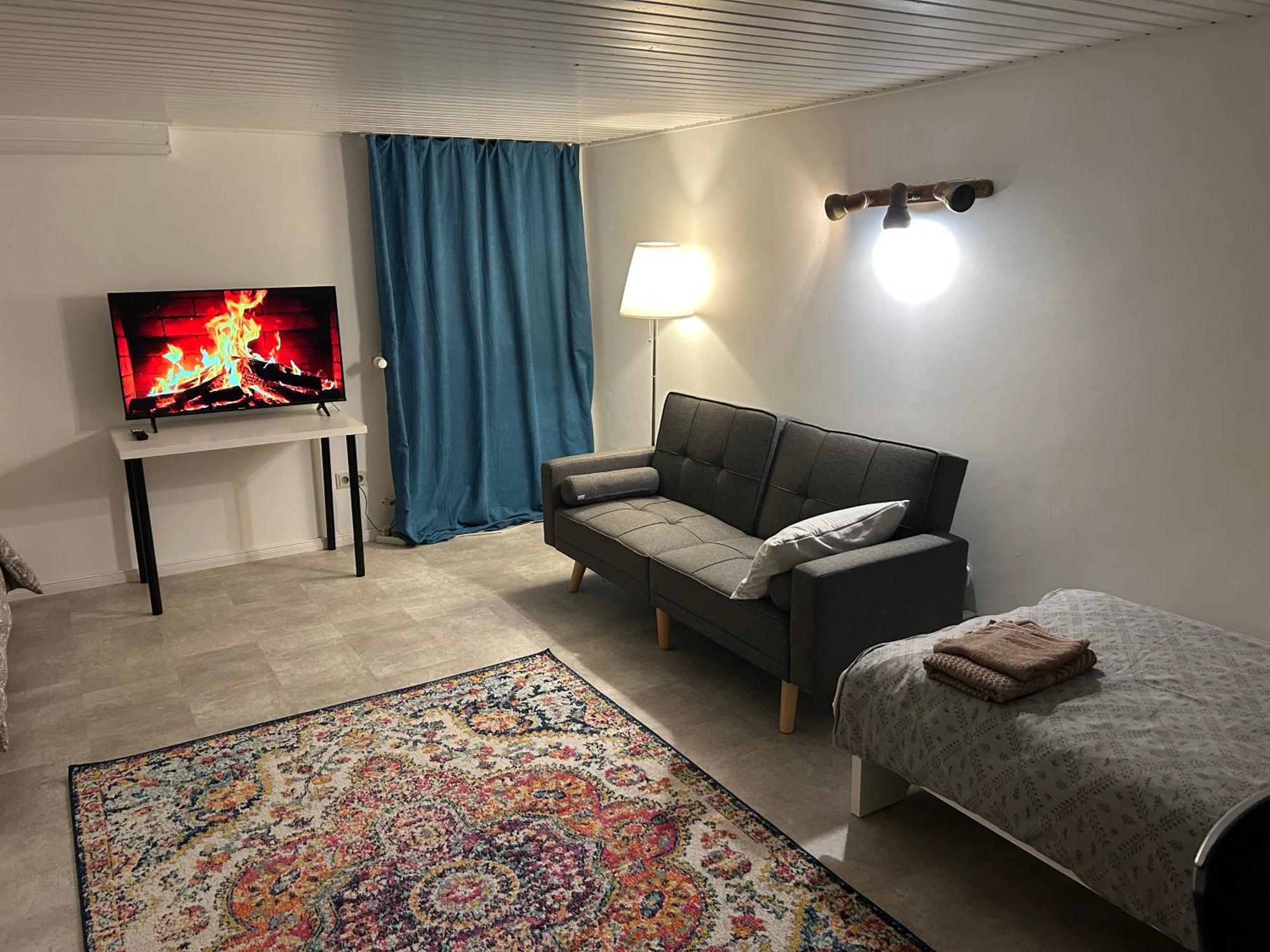 Souterrain Wohnung In Der Naehe Vom Duesseldorfer Flughafen ラーティンゲン エクステリア 写真