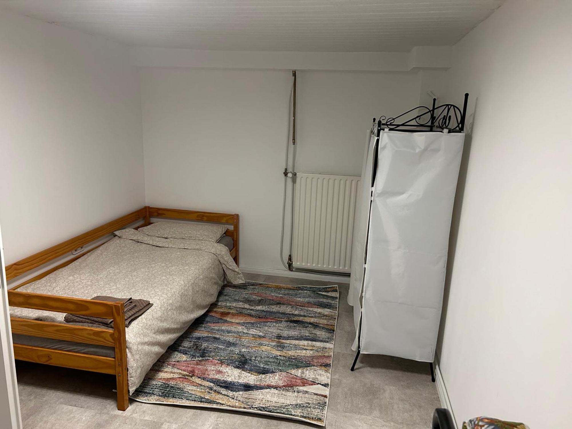 Souterrain Wohnung In Der Naehe Vom Duesseldorfer Flughafen ラーティンゲン エクステリア 写真