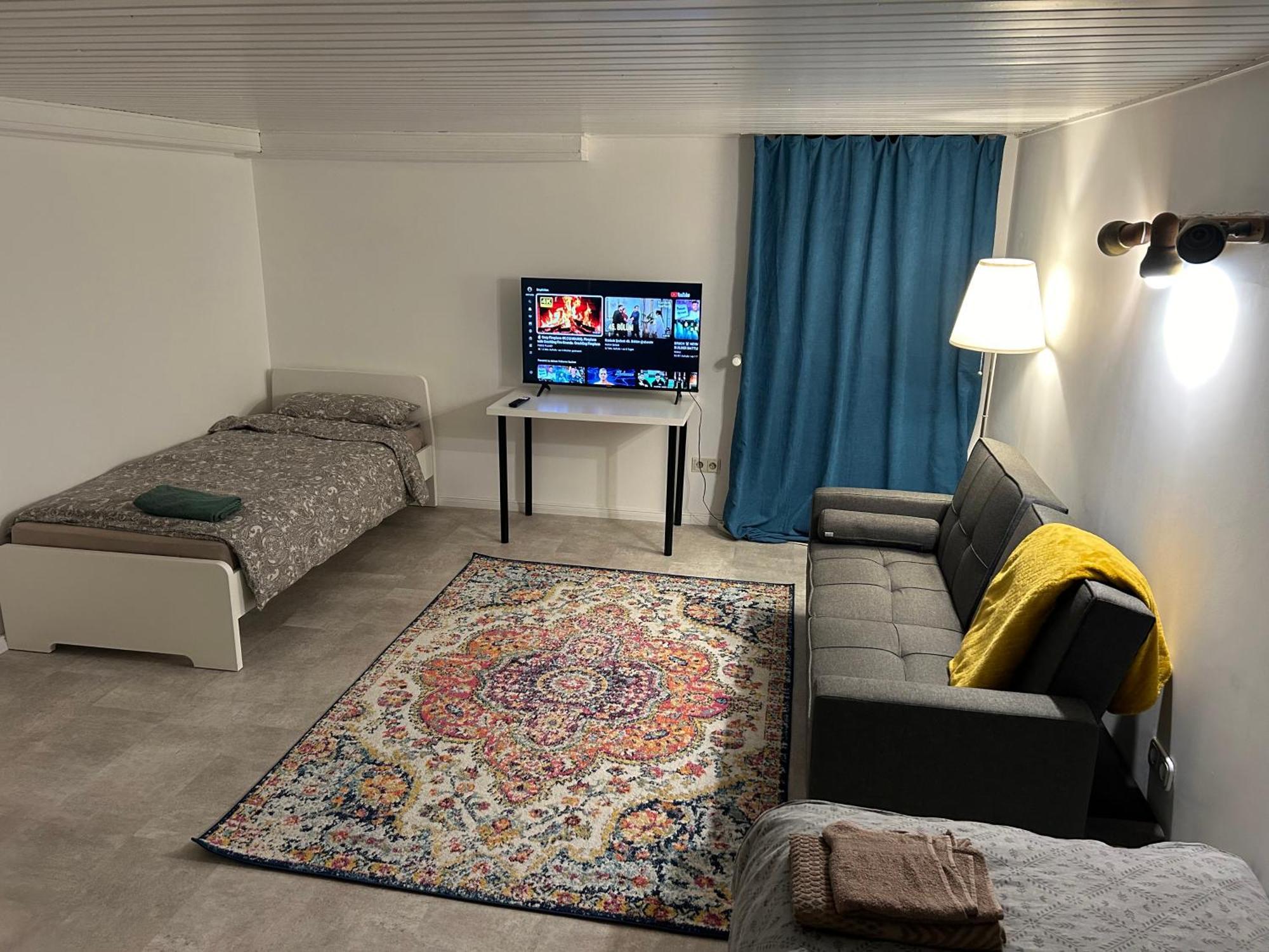 Souterrain Wohnung In Der Naehe Vom Duesseldorfer Flughafen ラーティンゲン エクステリア 写真